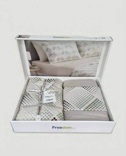 magnific centreaza cutia din img2 2947527676 – Casa Textilelor