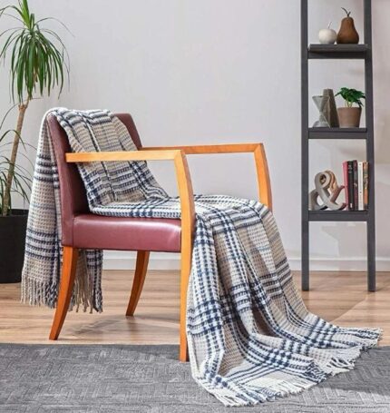 Pătură din Bumbac Albastru cu Bej 200x220cm – carouri albastru-închis pe fond bej