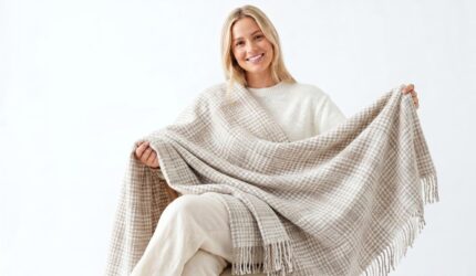 Pătură din Bumbac Carouri Mărunte Bej 200x220cm – model în carouri mărunte bej și alb